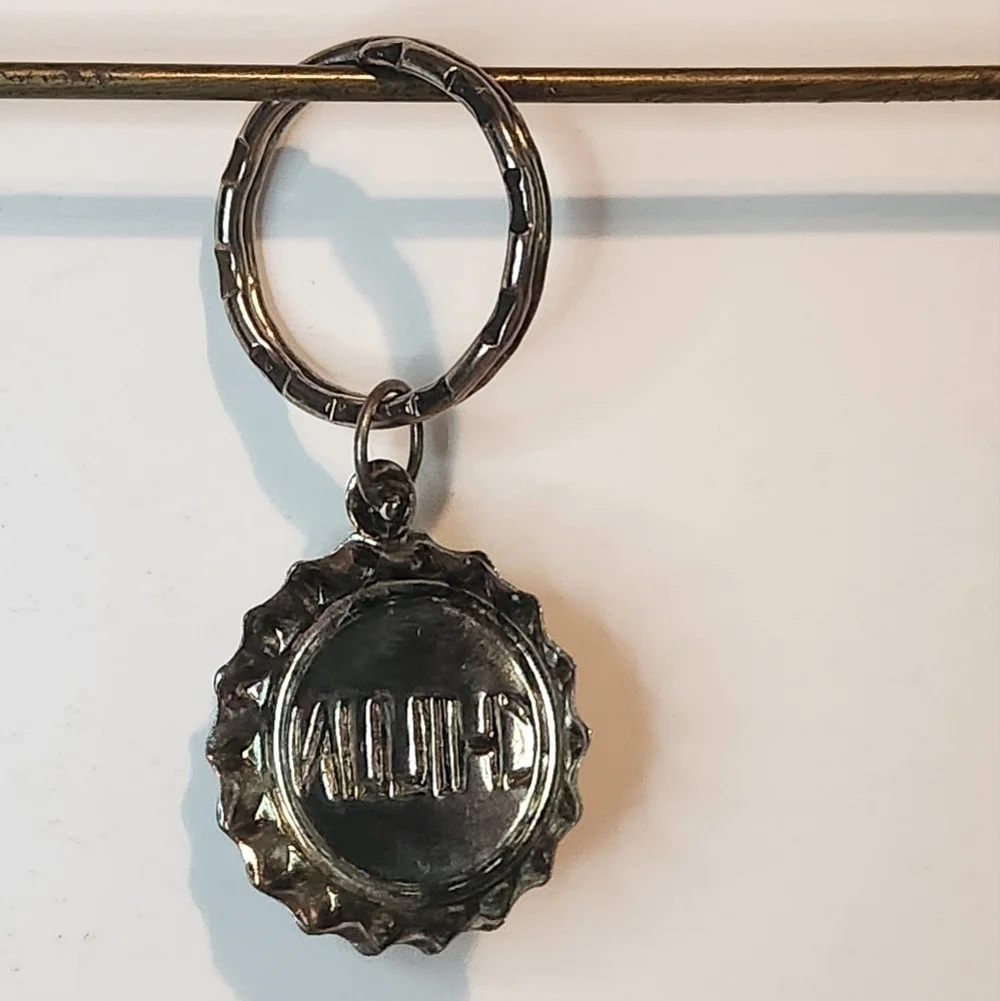 2 1/4” Unbranded Bottle Cap “Chillin” Keychain